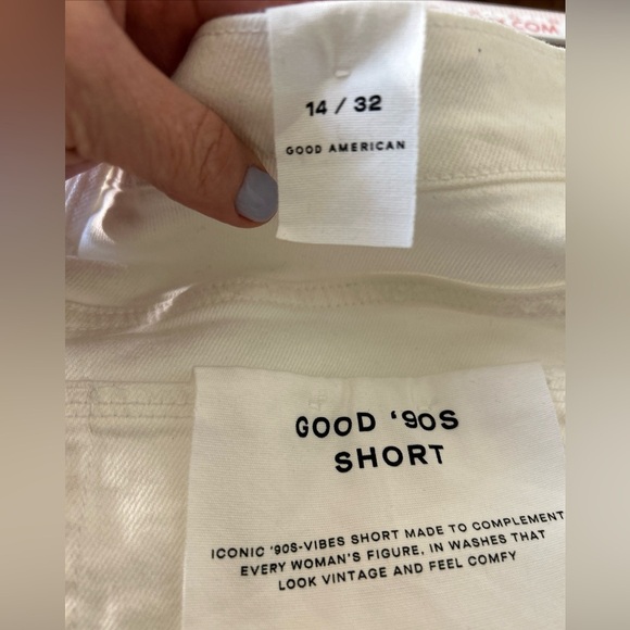 Good American High Rise 5-Pocket Style Distressed 90's Shorts NWT White 14/32‎ - Picture 10 of 16